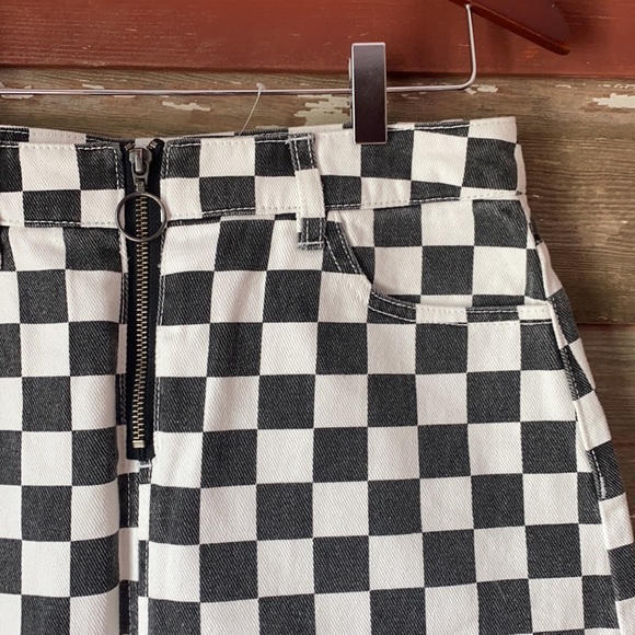 Urban Outfitters Denim Skirt! NWT! Size Medium! - Picture 2 of 8